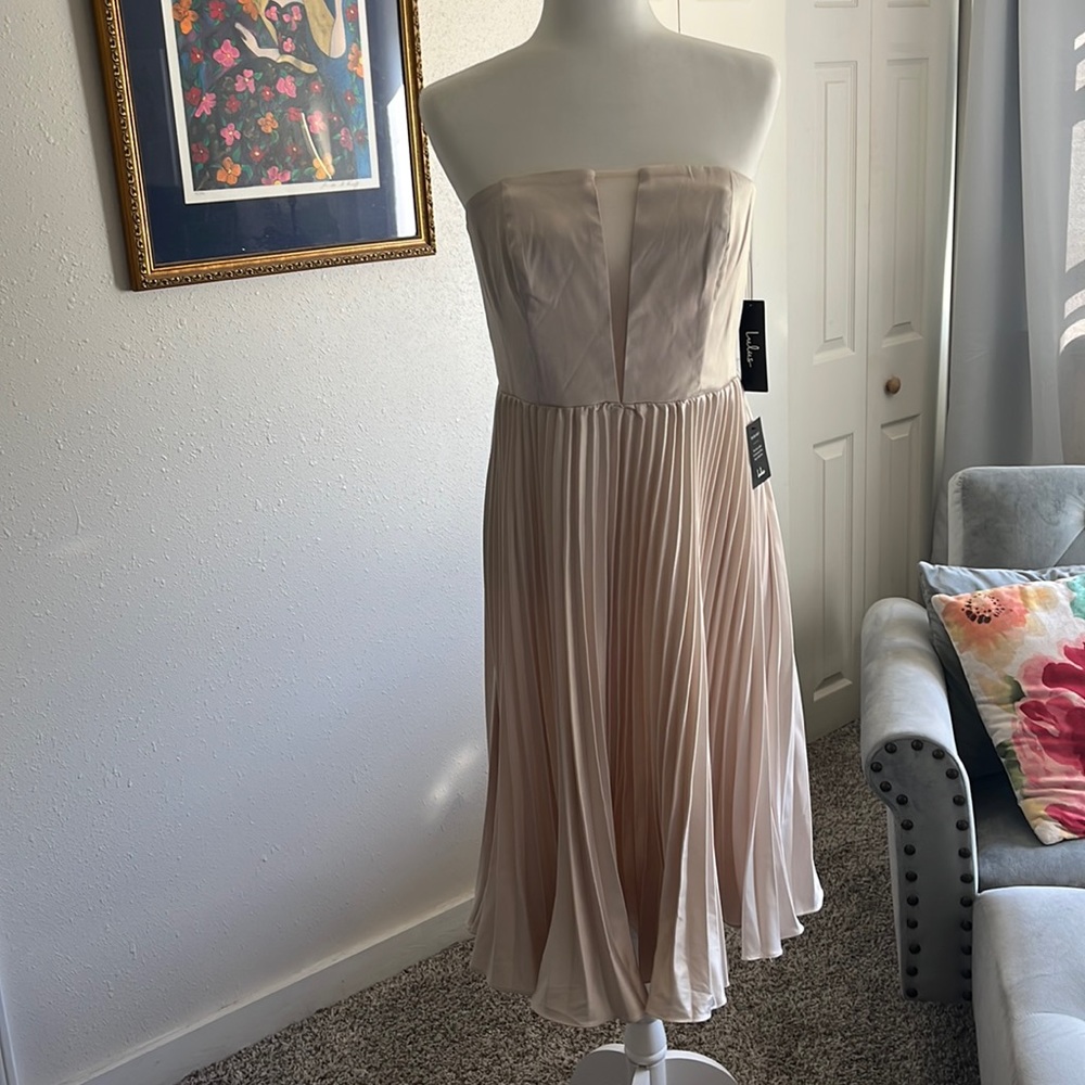 Lulu champagne Strapless Dress size M NWT